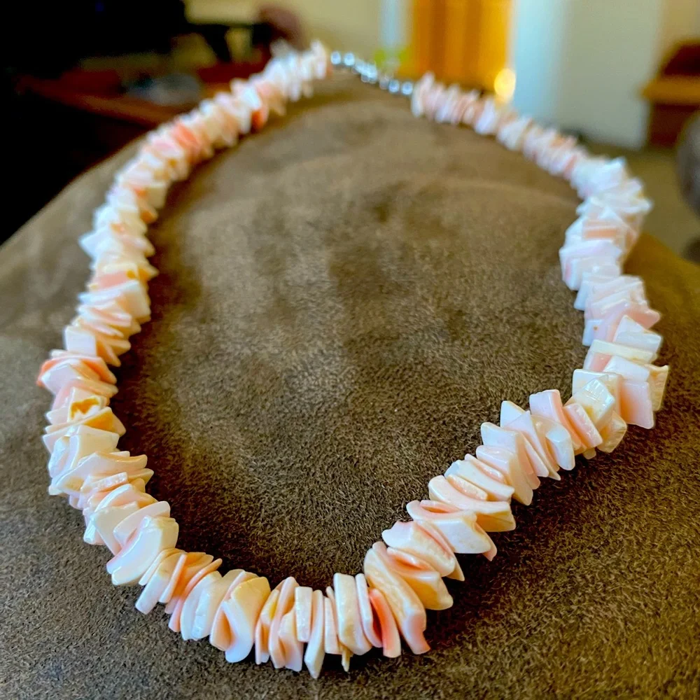 Pink Shell Necklace - Picture 1 of 2
